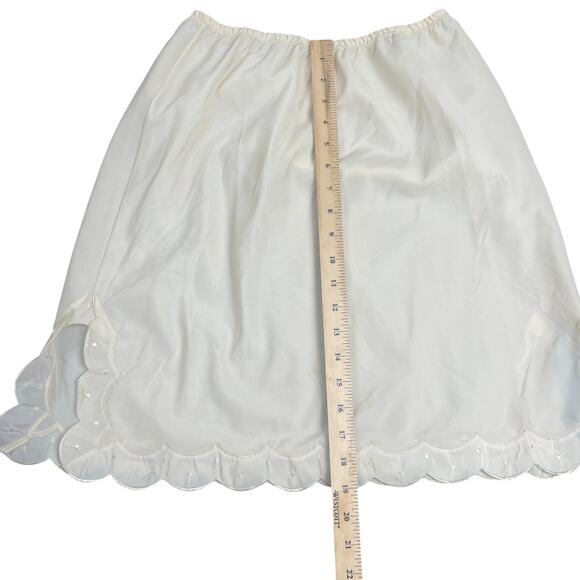 VTG 70s Short 19" Half Slip Sz M Beige Barbizon Petti Cha-Cha Slit Scalloped - Picture 2 of 7